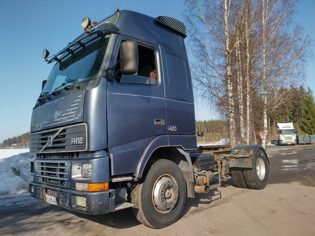Volvo FH12 kanttilamppu veturi - Тягач: фото 1 Volvo FH12 kanttilamppu veturi - Тягач: фото 1