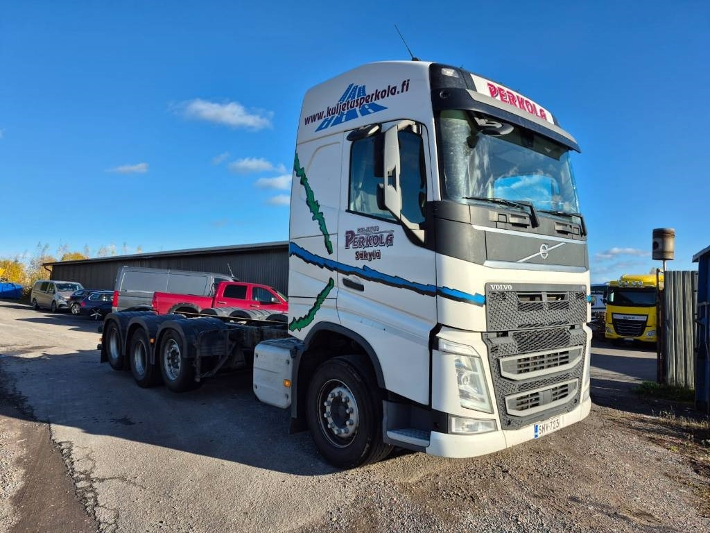 Volvo FH500 8x2 alusta - Грузовик-шасси: фото 2 Volvo FH500 8x2 alusta - Грузовик-шасси: фото 2