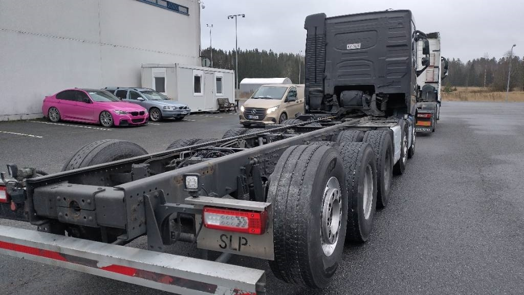 Volvo FH750 10*4 alusta,napaperät - Грузовик-шасси: фото 3 Volvo FH750 10*4 alusta,napaperät - Грузовик-шасси: фото 3