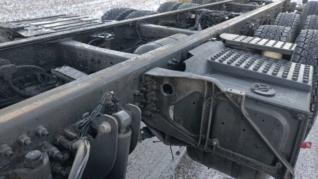 Volvo FH750 10*4 alusta,täysilmajouset - Грузовик-шасси: фото 5 Volvo FH750 10*4 alusta,täysilmajouset - Грузовик-шасси: фото 5