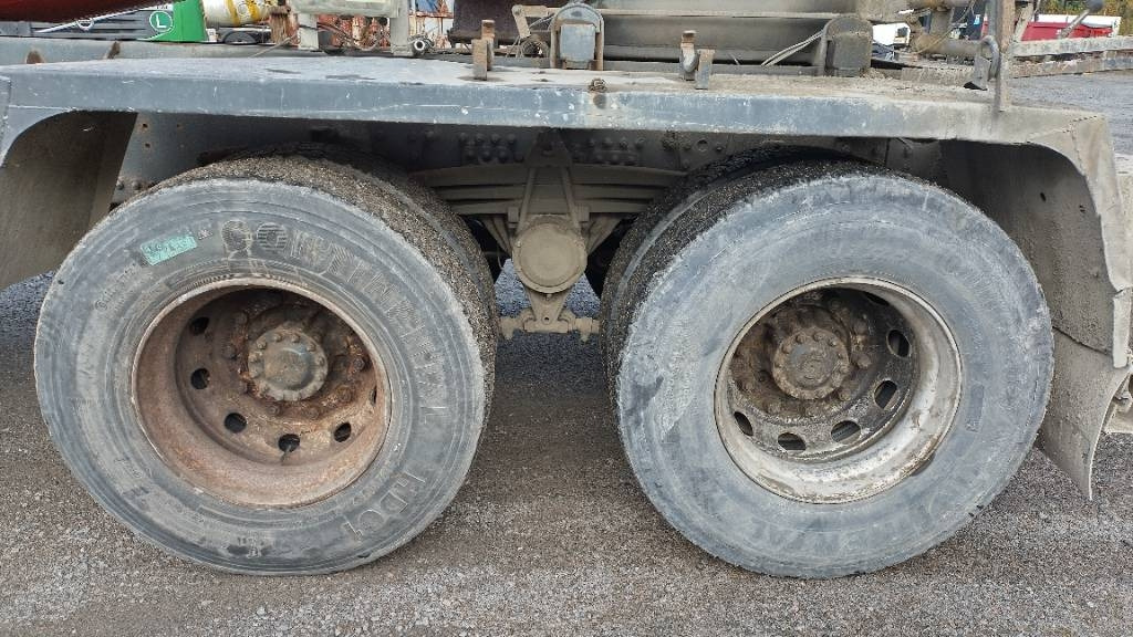 Volvo FM9 8x4 full steel,manual, mixer - Грузовик-цистерна: фото 5 Volvo FM9 8x4 full steel,manual, mixer - Грузовик-цистерна: фото 5