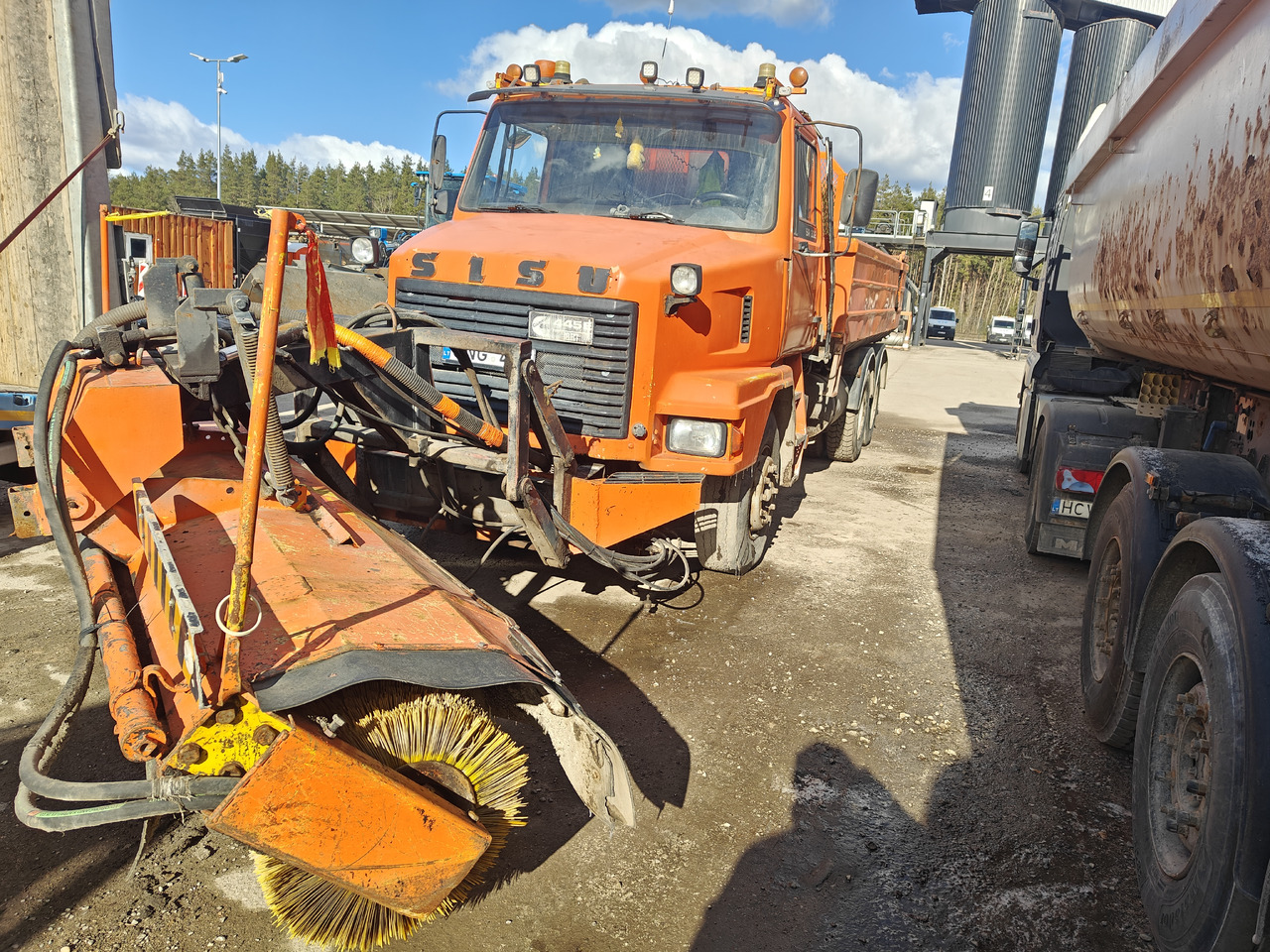 SISU SR 332 - Самосвал: фото 3 SISU SR 332 - Самосвал: фото 3