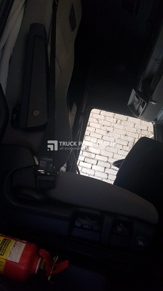 IVECO IVECO STRALIS EURO6 emission HY-WAY seats driver + passenger 13138430698, 504045441, 500389633, 500389418, 504196960 - Сиденье для Грузовиков: фото 4 IVECO IVECO STRALIS EURO6 emission HY-WAY seats driver + passenger 13138430698, 504045441, 500389633, 500389418, 504196960 - Сиденье для Грузовиков: фото 4
