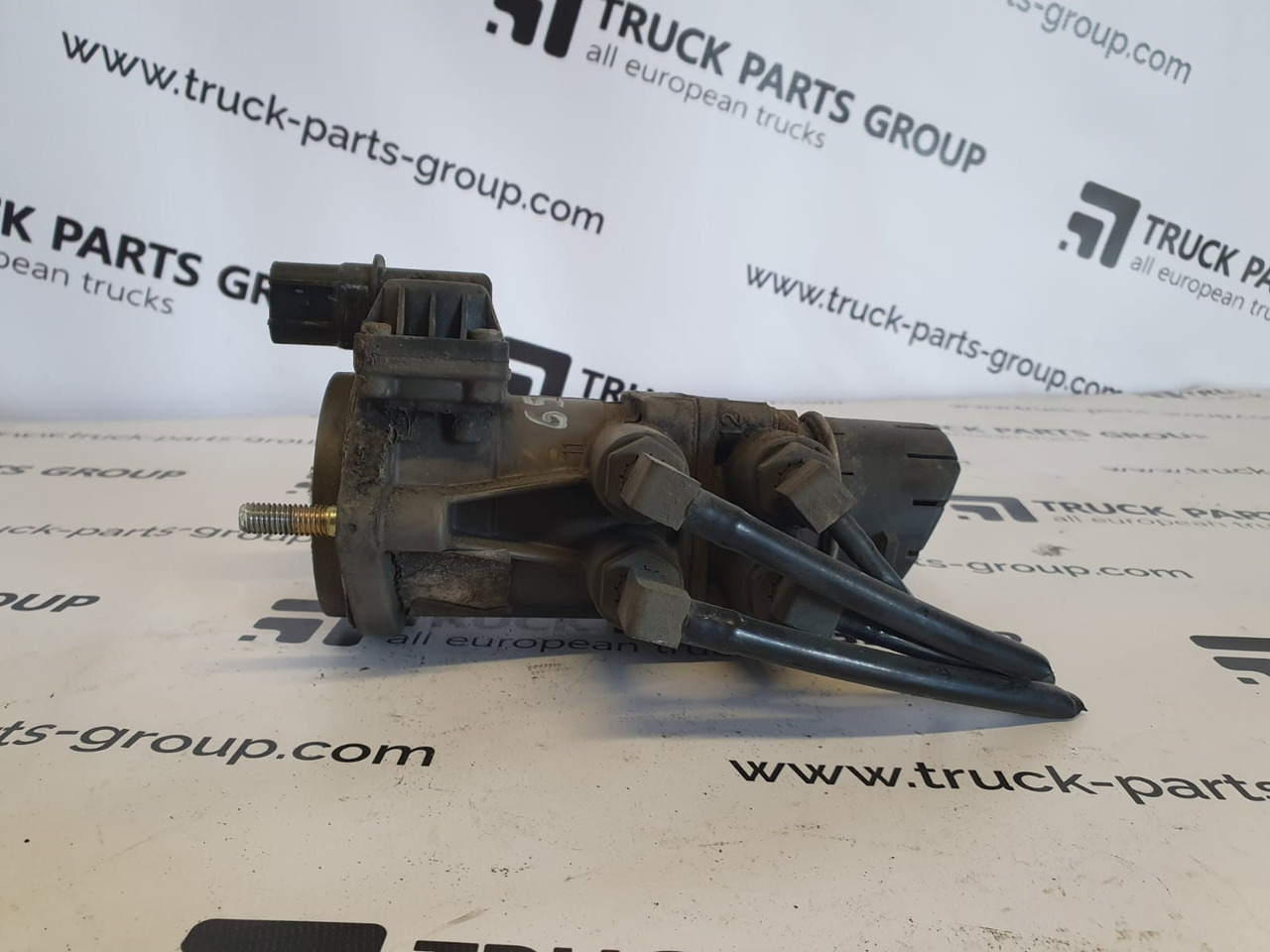 MAN MAN TGX / TGS EURO6 emission brake EBS control valve under pedal K039569, 81521306298, 81521306275, 81521306276 - Запчасти для Грузовиков: фото 2 MAN MAN TGX / TGS EURO6 emission brake EBS control valve under pedal K039569, 81521306298, 81521306275, 81521306276 - Запчасти для Грузовиков: фото 2
