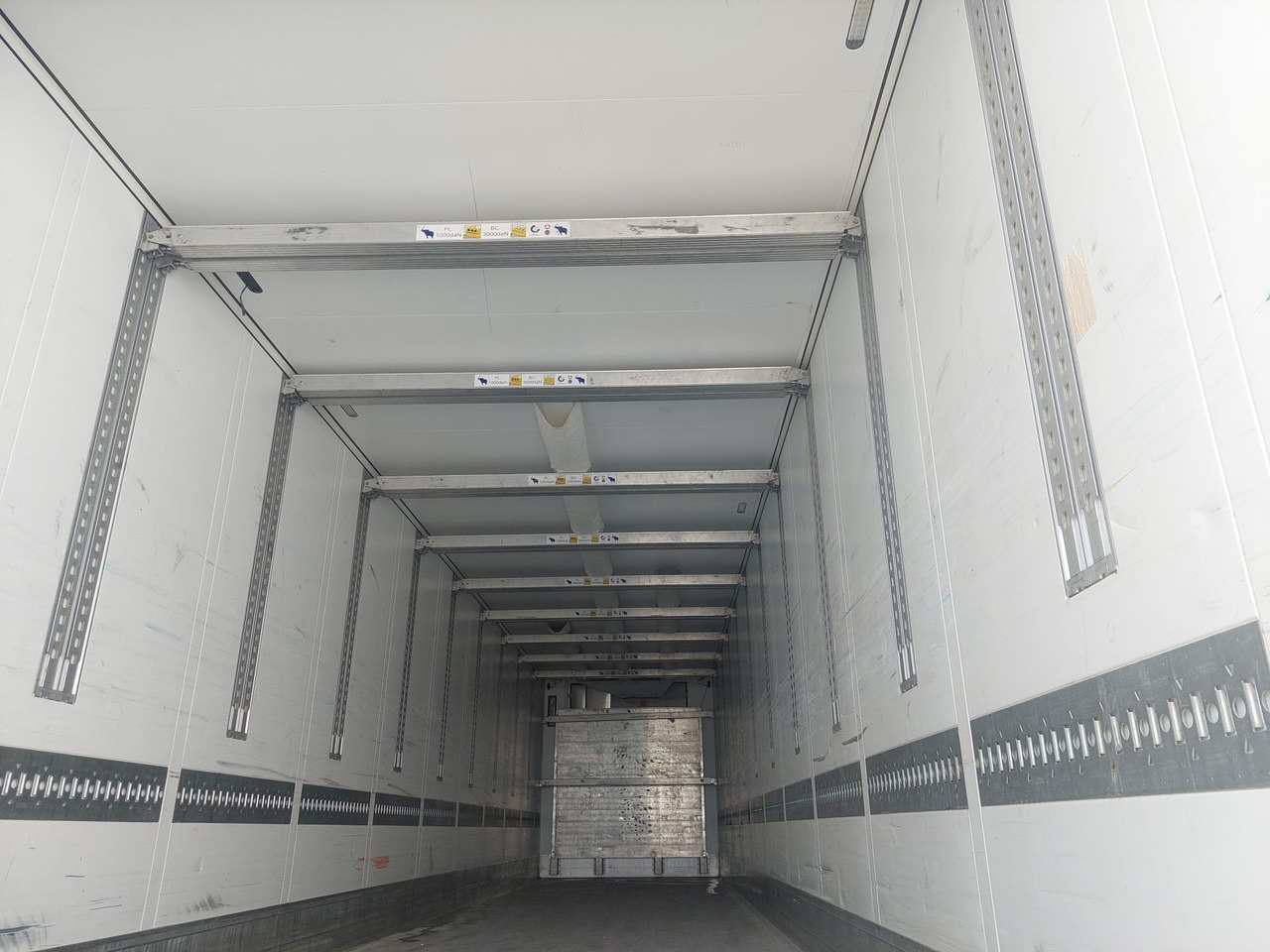 2018 Schmitz Cargobull SKO Double Deck FP 60 ThermoKing SLXi 300 Lifting Axle - Полуприцеп-рефрижератор: фото 2 2018 Schmitz Cargobull SKO Double Deck FP 60 ThermoKing SLXi 300 Lifting Axle - Полуприцеп-рефрижератор: фото 2