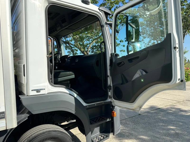 Грузовик с закрытым кузовом Mercedes-Benz Atego 1218 / NL TRUCK / EURO 6 / BOX + LIFT / 12T: фото 19