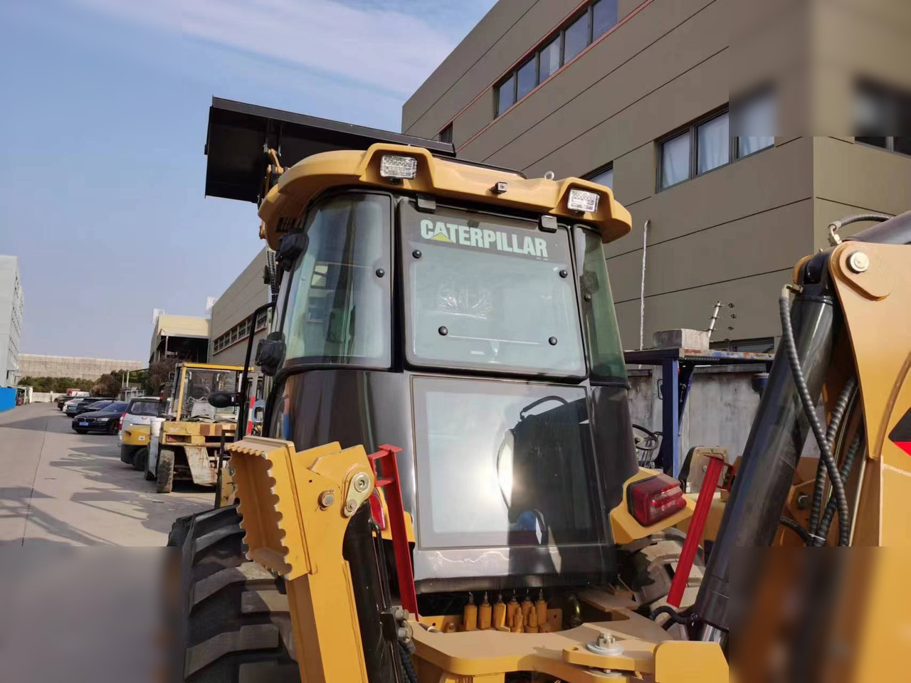 CATERPILLAR 420F - Экскаватор-погрузчик: фото 2 CATERPILLAR 420F - Экскаватор-погрузчик: фото 2