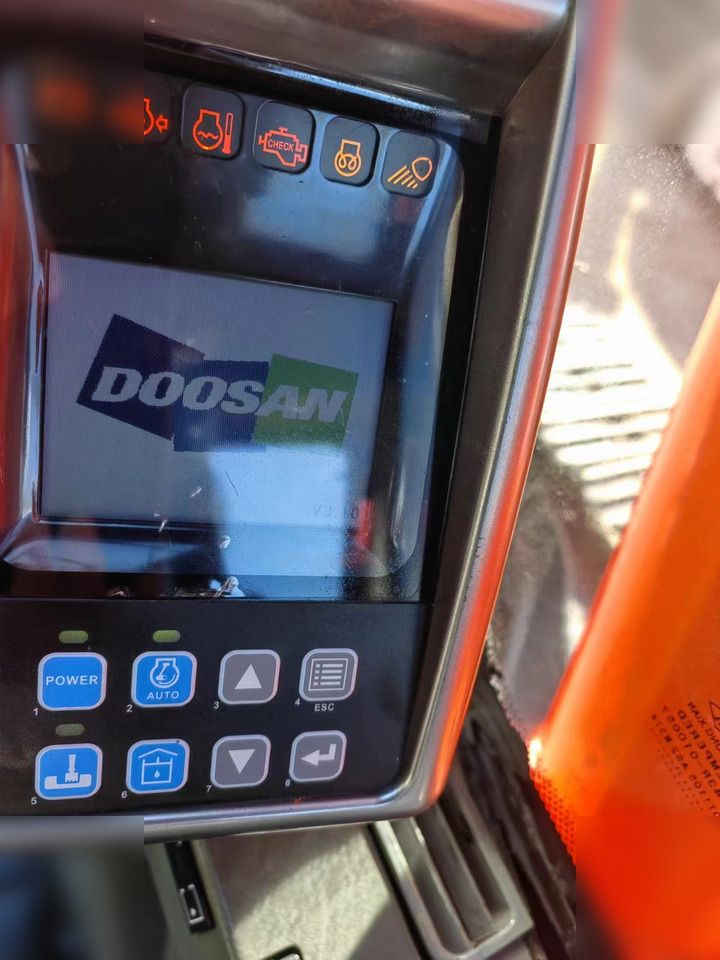 DOOSAN DX225 LC - Гусеничный экскаватор: фото 4 DOOSAN DX225 LC - Гусеничный экскаватор: фото 4