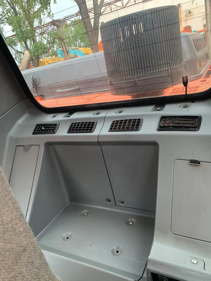 DOOSAN DX300LC - Гусеничный экскаватор: фото 3 DOOSAN DX300LC - Гусеничный экскаватор: фото 3