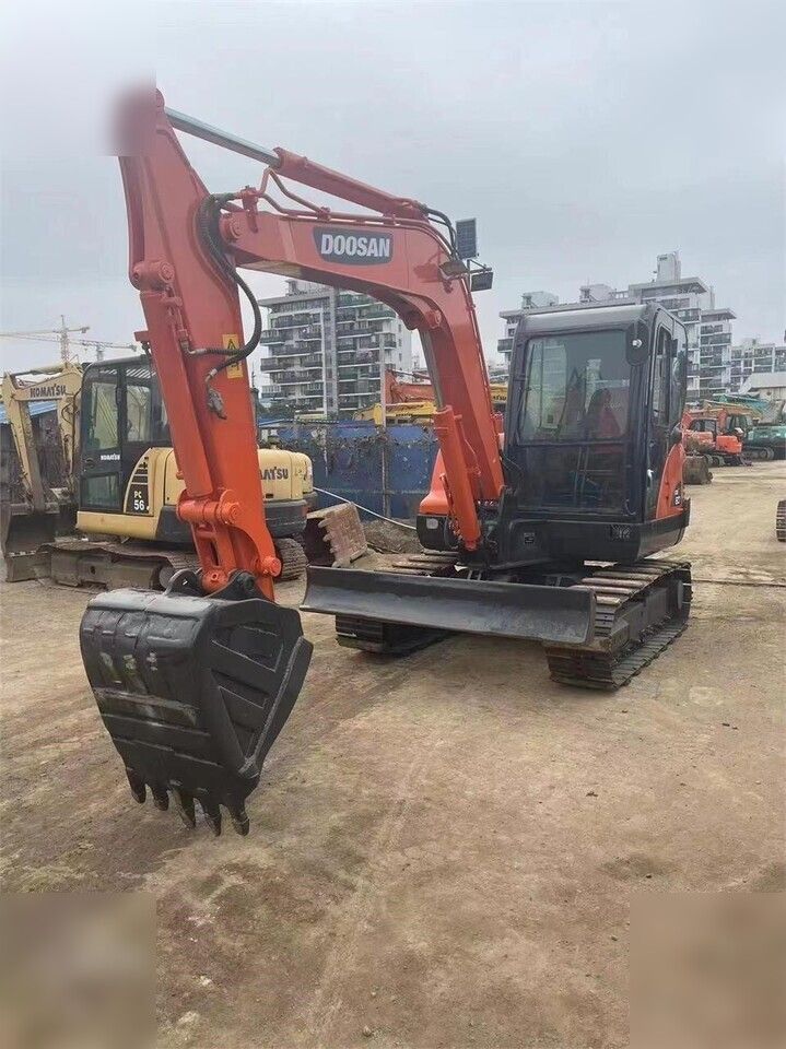DOOSAN DX60 - Гусеничный экскаватор: фото 1 DOOSAN DX60 - Гусеничный экскаватор: фото 1
