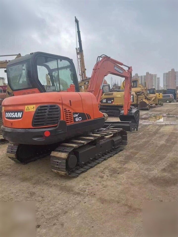 DOOSAN DX60 - Гусеничный экскаватор: фото 2 DOOSAN DX60 - Гусеничный экскаватор: фото 2