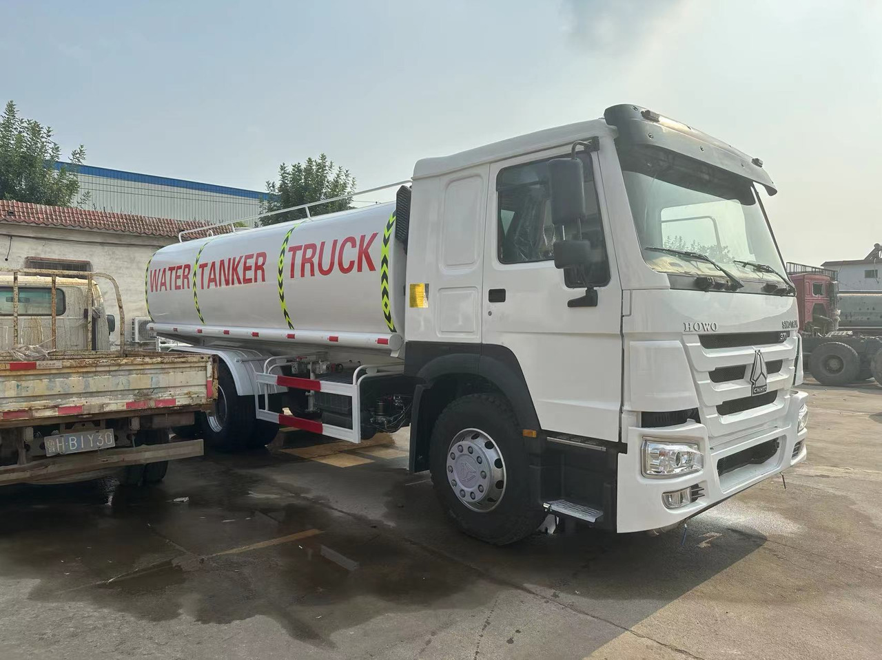 Howo 371 - Грузовик-цистерна: фото 2 Howo 371 - Грузовик-цистерна: фото 2