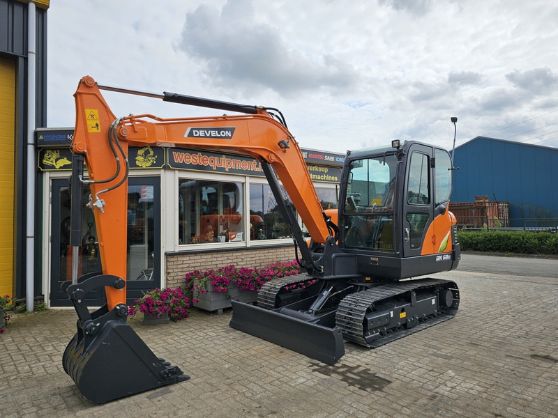 Develon DX60E-10N - Мини-экскаватор: фото 2 Develon DX60E-10N - Мини-экскаватор: фото 2