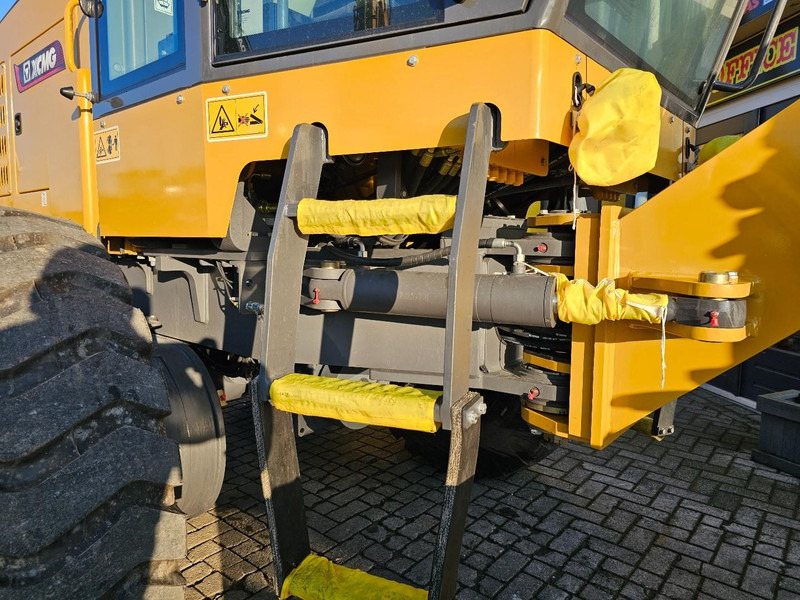 Новый Грейдер XCMG GR165: фото 8 Новый Грейдер XCMG GR165: фото 8