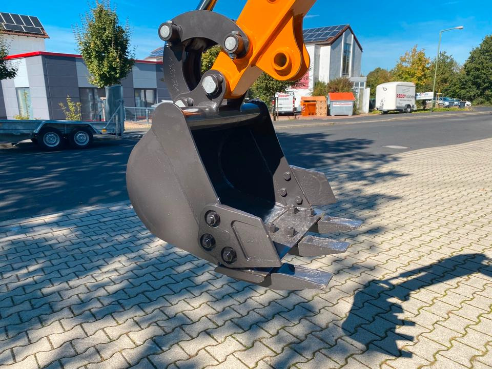 Minibagger BK1300JSR inkl. 3 Schaufeln *INKL.19% MWST*BERGER KRAUS*KUBOTA D902 11,8KW*JOYSTICK*SCHENKWARM*SOFORT!* - Мини-экскаватор: фото 4 Minibagger BK1300JSR inkl. 3 Schaufeln *INKL.19% MWST*BERGER KRAUS*KUBOTA D902 11,8KW*JOYSTICK*SCHENKWARM*SOFORT!* - Мини-экскаватор: фото 4
