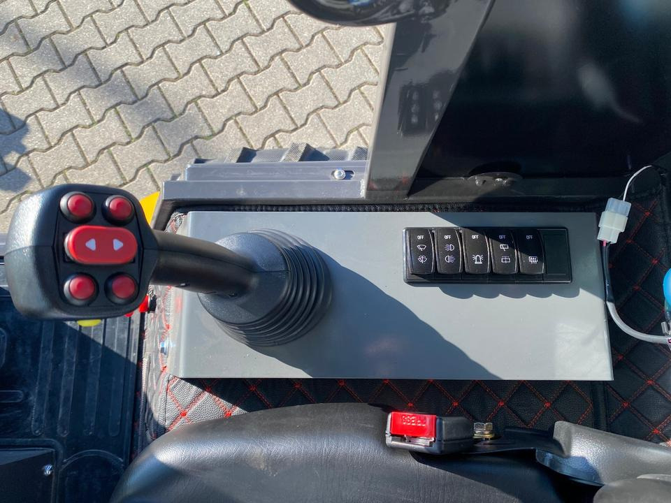 Компактный фронтальный погрузчик Radlader/Hoflader BK810 inkl. Kehrmaschinenpaket *INKL.19% MWST*BERGER KRAUS* KUBOTA*EURO*CE*: фото 18