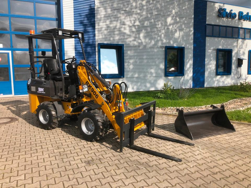 Radlader / Hoflader BK906 *INKL.19% MWST*PERKINS*BERGER KRAUS*GABELPAKET*CE*EURO - Компактный фронтальный погрузчик: фото 1 Radlader / Hoflader BK906 *INKL.19% MWST*PERKINS*BERGER KRAUS*GABELPAKET*CE*EURO - Компактный фронтальный погрузчик: фото 1
