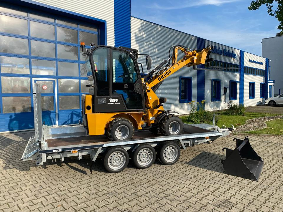 Radlader/Hoflader BK906 Kabine inkl. Tieflader und Gabel/Schaufelpaket *INKL.19% MWST*BERGER KRAUS*PERKINS*SOFORT!* - Компактный фронтальный погрузчик, Прицеп: фото 5 Radlader/Hoflader BK906 Kabine inkl. Tieflader und Gabel/Schaufelpaket *INKL.19% MWST*BERGER KRAUS*PERKINS*SOFORT!* - Компактный фронтальный погрузчик, Прицеп: фото 5
