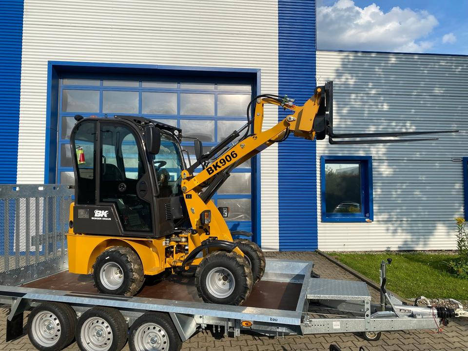 Radlader/Hoflader BK906 Kabine inkl. Tieflader und Gabel/Schaufelpaket *INKL.19% MWST*BERGER KRAUS*PERKINS*SOFORT!* - Компактный фронтальный погрузчик, Прицеп: фото 4 Radlader/Hoflader BK906 Kabine inkl. Tieflader und Gabel/Schaufelpaket *INKL.19% MWST*BERGER KRAUS*PERKINS*SOFORT!* - Компактный фронтальный погрузчик, Прицеп: фото 4