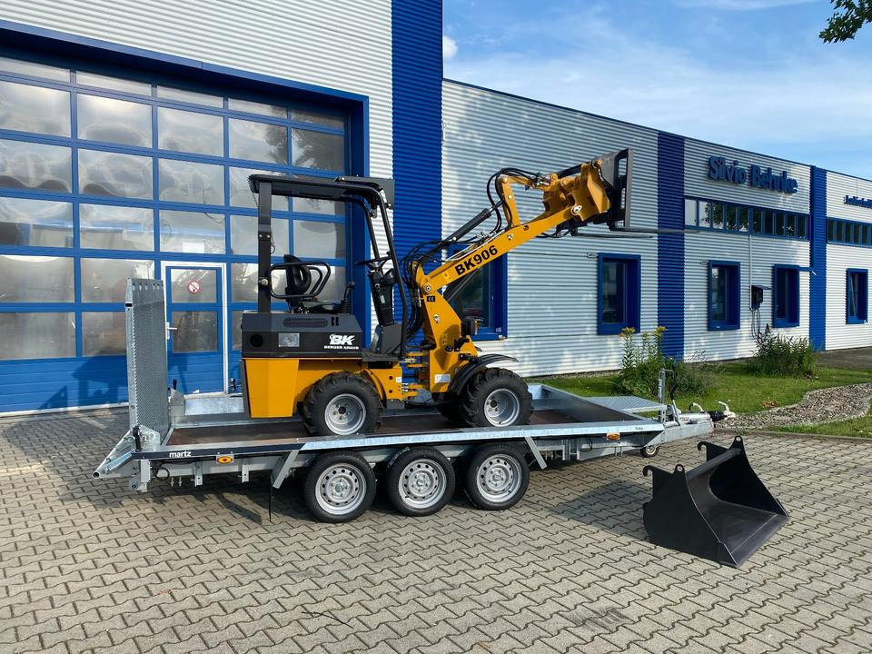 Radlader/Hoflader BK906 inkl. Tieflader und Gabel/Schaufelpaket *INKL.19% MWST*BERGER KRAUS*PERKINS*SOFORT!* - Компактный фронтальный погрузчик, Прицеп: фото 4 Radlader/Hoflader BK906 inkl. Tieflader und Gabel/Schaufelpaket *INKL.19% MWST*BERGER KRAUS*PERKINS*SOFORT!* - Компактный фронтальный погрузчик, Прицеп: фото 4