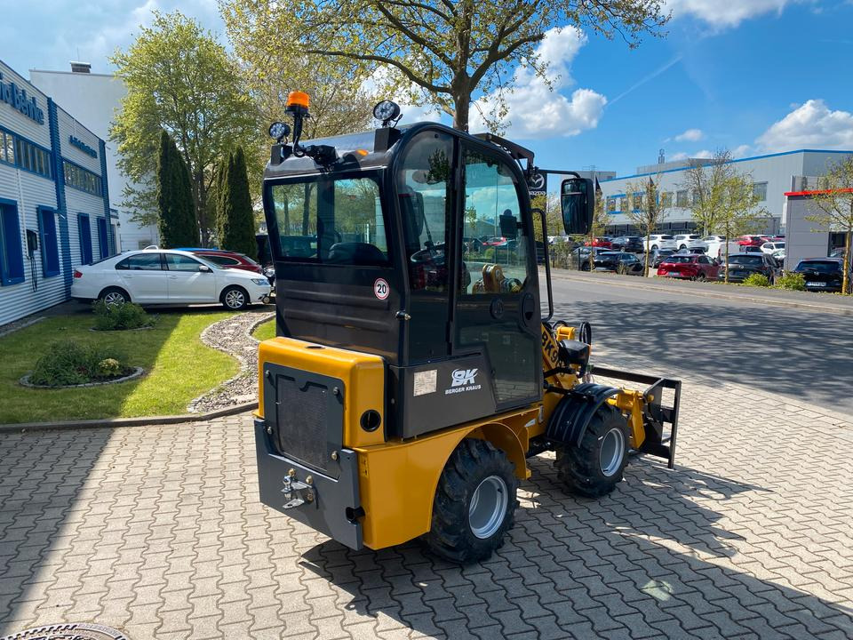 Radlader / Hoflader BK906 mit Kabine *INKL.19% MWST*PERKINS*BERGER KRAUS*GABELPAKET*CE*EURO* - Компактный фронтальный погрузчик: фото 4 Radlader / Hoflader BK906 mit Kabine *INKL.19% MWST*PERKINS*BERGER KRAUS*GABELPAKET*CE*EURO* - Компактный фронтальный погрузчик: фото 4