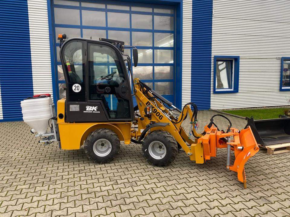 Radlader/Hoflader BK906 mit Kabine inkl. Winter-Komplettpaket *INKL.19% MWST.*BERGER KRAUS*PERKINS*EURO*SOFORT!* - Компактный фронтальный погрузчик: фото 4 Radlader/Hoflader BK906 mit Kabine inkl. Winter-Komplettpaket *INKL.19% MWST.*BERGER KRAUS*PERKINS*EURO*SOFORT!* - Компактный фронтальный погрузчик: фото 4