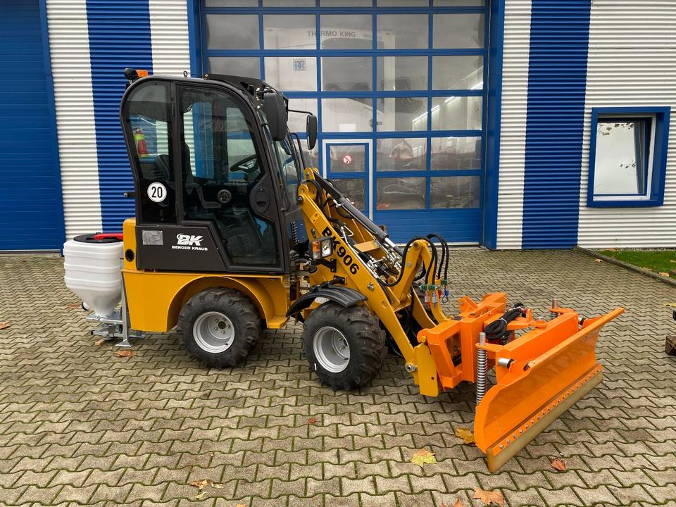 Radlader/Hoflader BK906 mit Kabine inkl. Winter-Komplettpaket *INKL.19% MWST.*BERGER KRAUS*PERKINS*EURO*SOFORT!* - Компактный фронтальный погрузчик: фото 2 Radlader/Hoflader BK906 mit Kabine inkl. Winter-Komplettpaket *INKL.19% MWST.*BERGER KRAUS*PERKINS*EURO*SOFORT!* - Компактный фронтальный погрузчик: фото 2