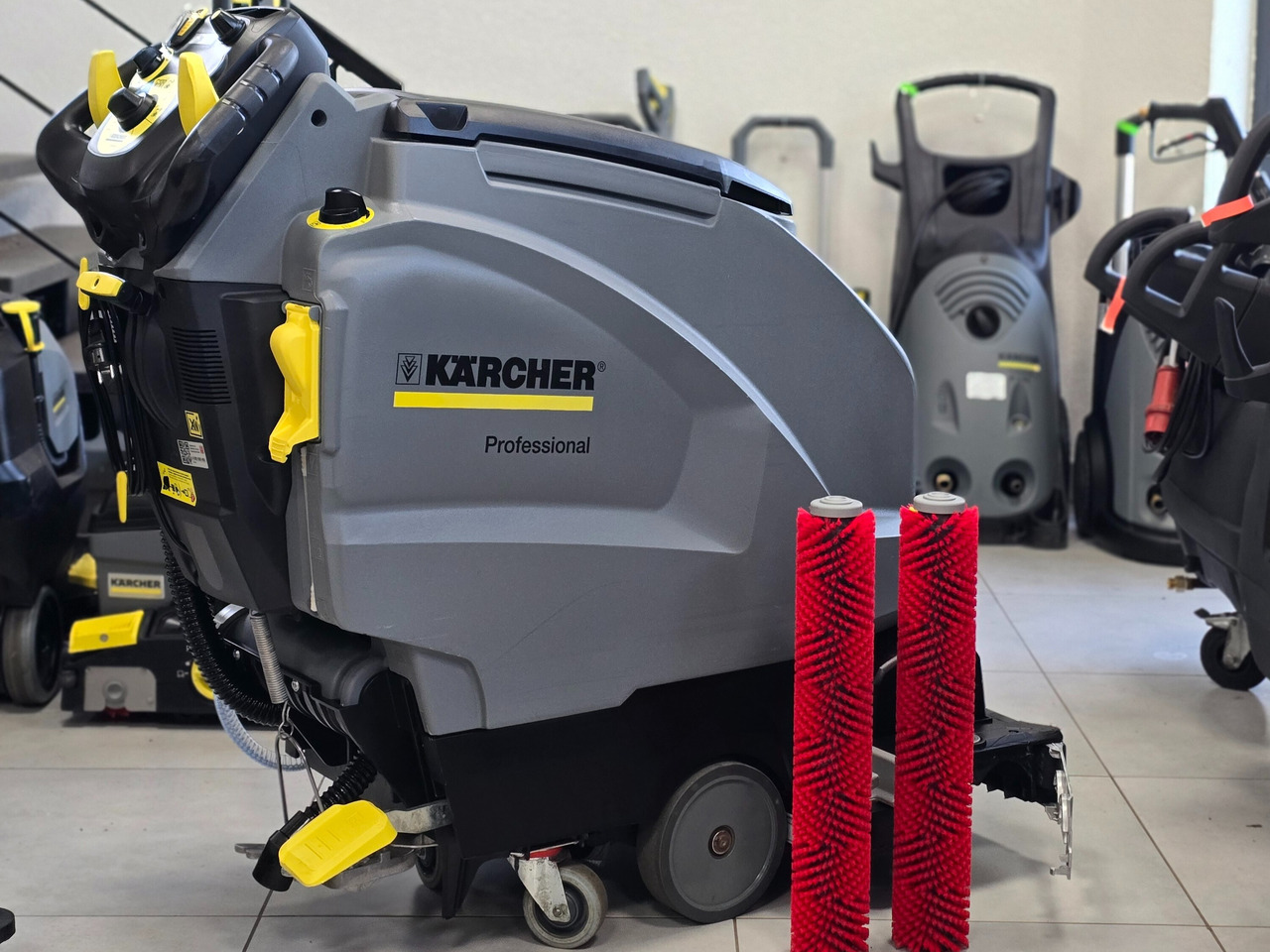 Kärcher B 40W Bp Dose Fleet - Поломоечная машина: фото 1 Kärcher B 40W Bp Dose Fleet - Поломоечная машина: фото 1