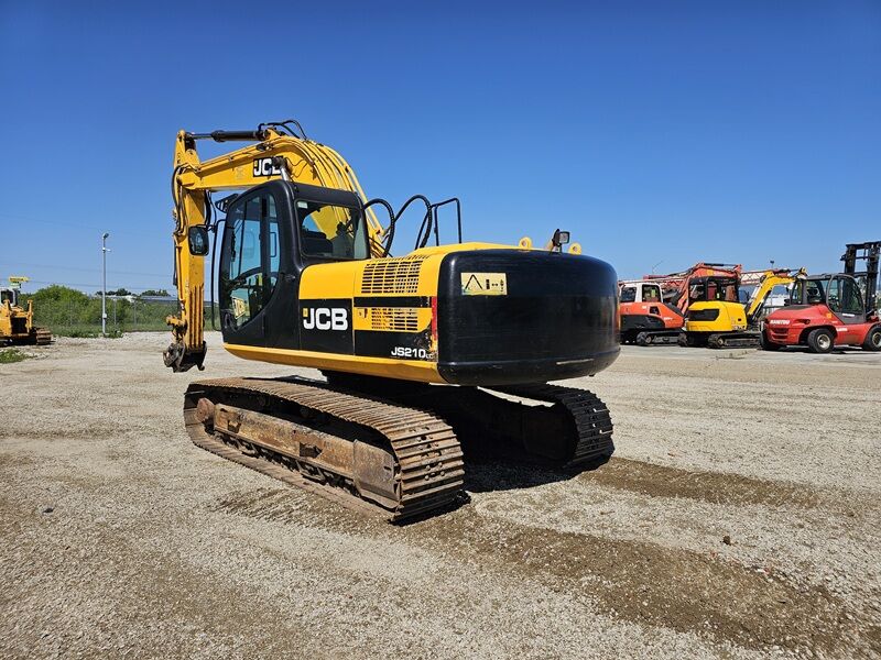 JCB JS210 LC - Гусеничный экскаватор: фото 3 JCB JS210 LC - Гусеничный экскаватор: фото 3