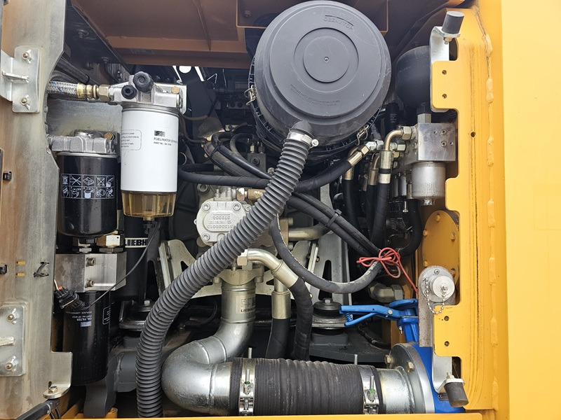 Колёсный экскаватор LIEBHERR A916: фото 18