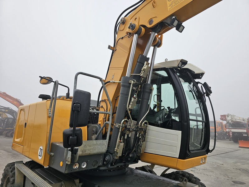 Колёсный экскаватор LIEBHERR A916: фото 7