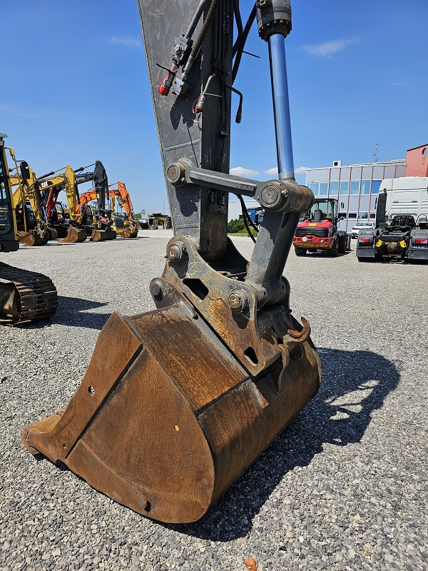 Гусеничный экскаватор VOLVO EC240BNLC: фото 19