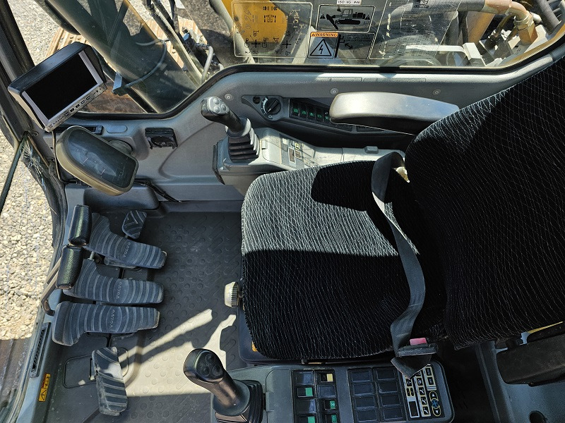 Гусеничный экскаватор VOLVO EC240BNLC: фото 10