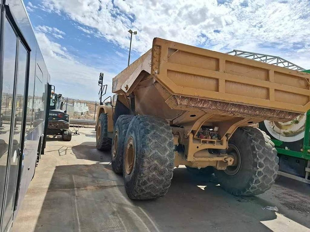 CAT 740 - Сочленённый самосвал: фото 5 CAT 740 - Сочленённый самосвал: фото 5
