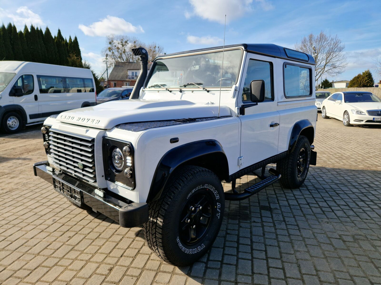 Land Rover Defender Puma 90 - Внедорожник: фото 3 Land Rover Defender Puma 90 - Внедорожник: фото 3