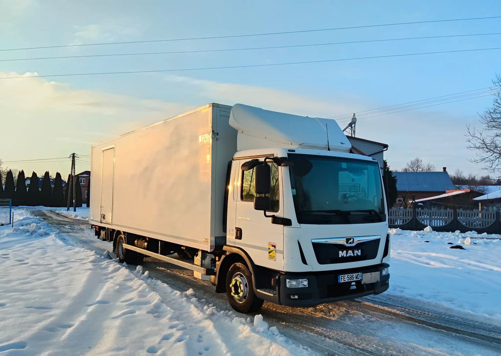MAN TGL 12-220 - Грузовик с закрытым кузовом: фото 3 MAN TGL 12-220 - Грузовик с закрытым кузовом: фото 3