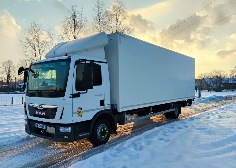 MAN TGL 12-220 - Грузовик с закрытым кузовом: фото 1 MAN TGL 12-220 - Грузовик с закрытым кузовом: фото 1