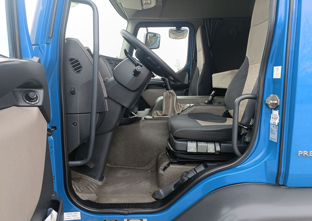 Тентованный грузовик Renault Premium: фото 18