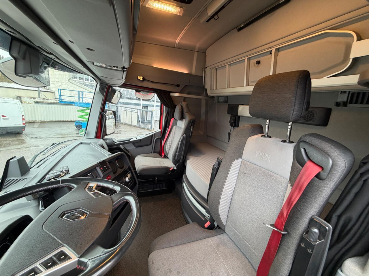 Тягач Renault RENAULT T 480 TC 4x2 SZM: фото 9 Тягач Renault RENAULT T 480 TC 4x2 SZM: фото 9