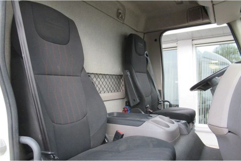 DAF LF 230 Bak+Klep Dhollandia 1500 kg Euro 6 - Грузовик с закрытым кузовом: фото 5 DAF LF 230 Bak+Klep Dhollandia 1500 kg Euro 6 - Грузовик с закрытым кузовом: фото 5