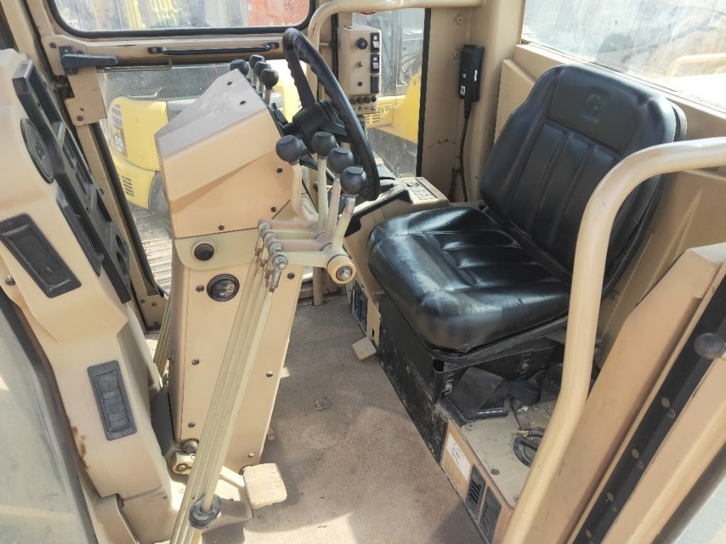 CAT 140K - Грейдер: фото 2 CAT 140K - Грейдер: фото 2