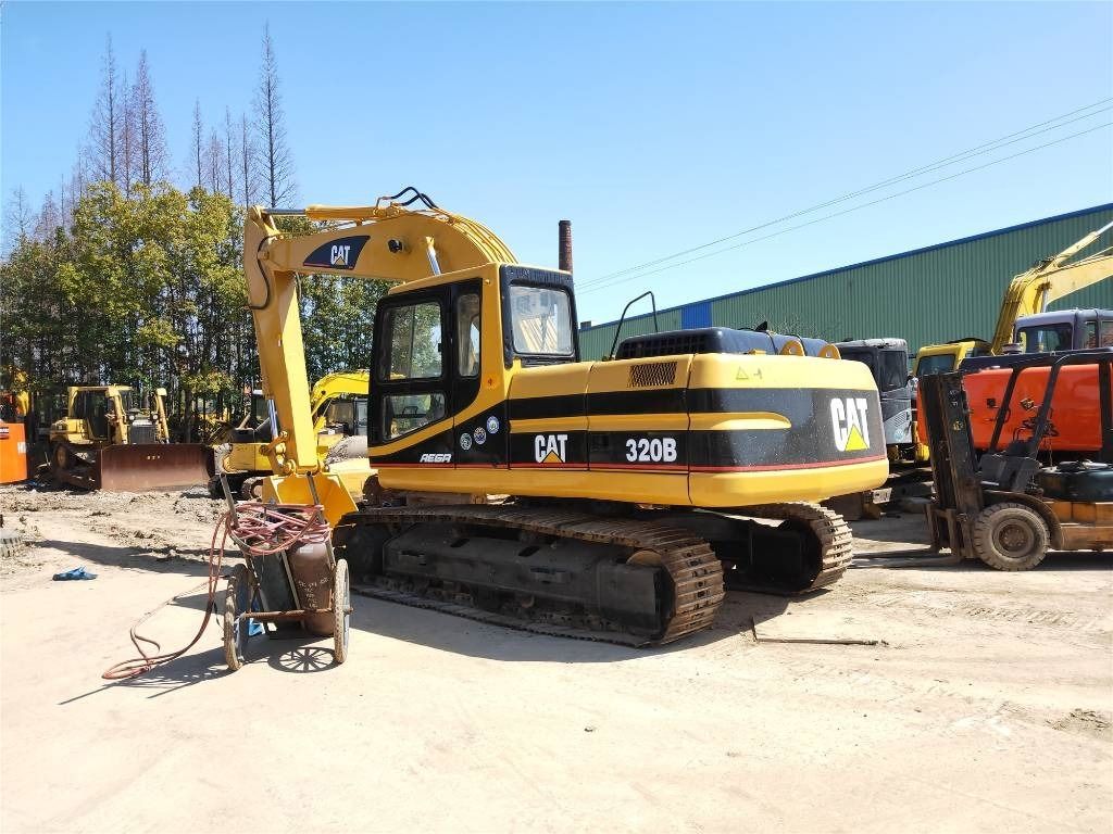 CAT 320B - Гусеничный экскаватор: фото 2 CAT 320B - Гусеничный экскаватор: фото 2