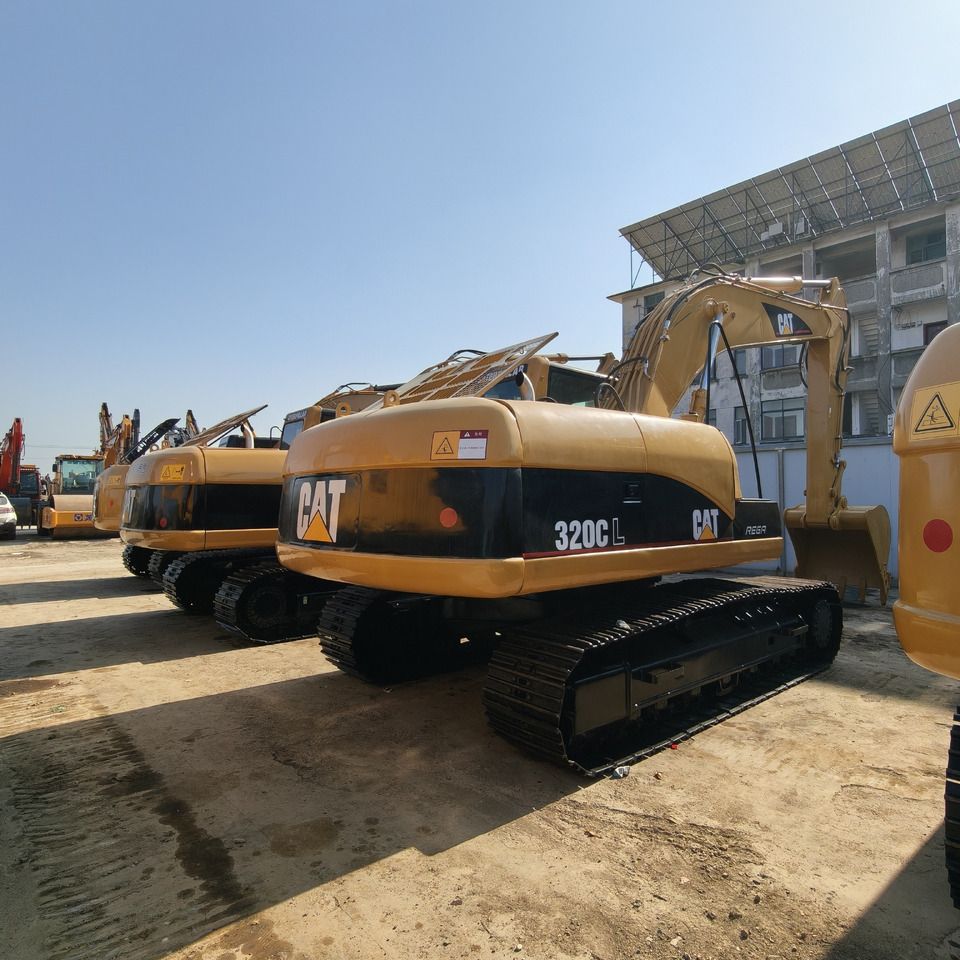 CAT 320C - Гусеничный экскаватор: фото 1 CAT 320C - Гусеничный экскаватор: фото 1