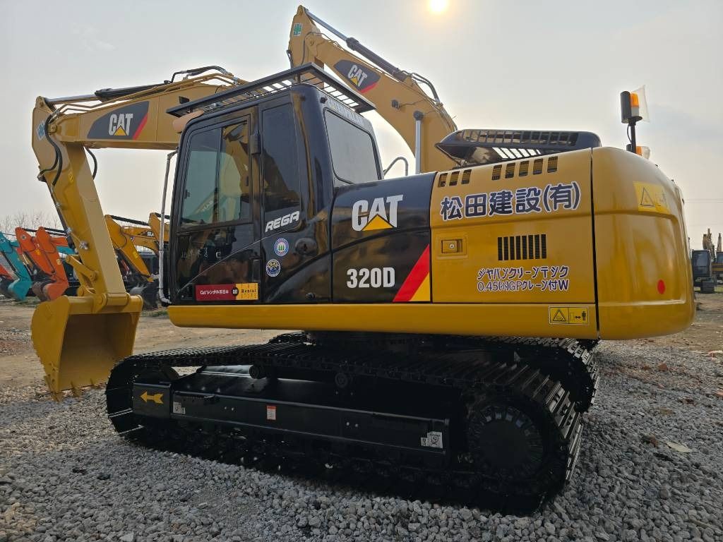 CAT 320D - Гусеничный экскаватор: фото 2 CAT 320D - Гусеничный экскаватор: фото 2