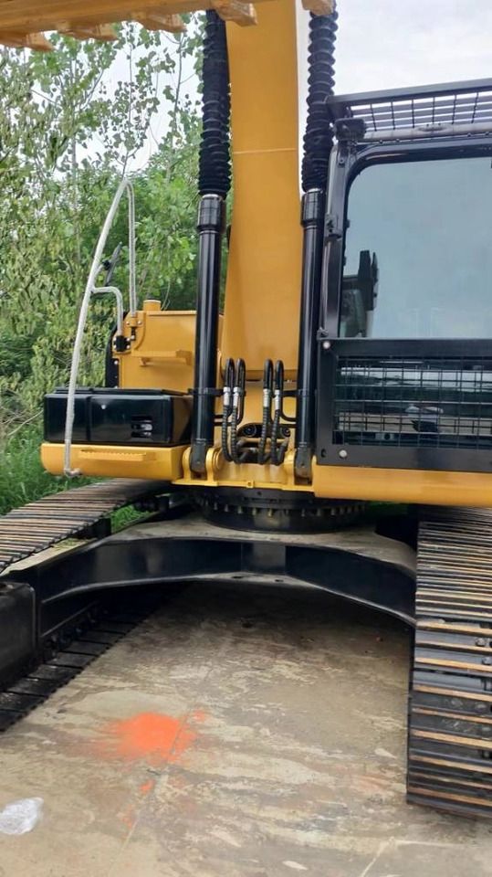 CAT 320D2 - Гусеничный экскаватор: фото 3 CAT 320D2 - Гусеничный экскаватор: фото 3