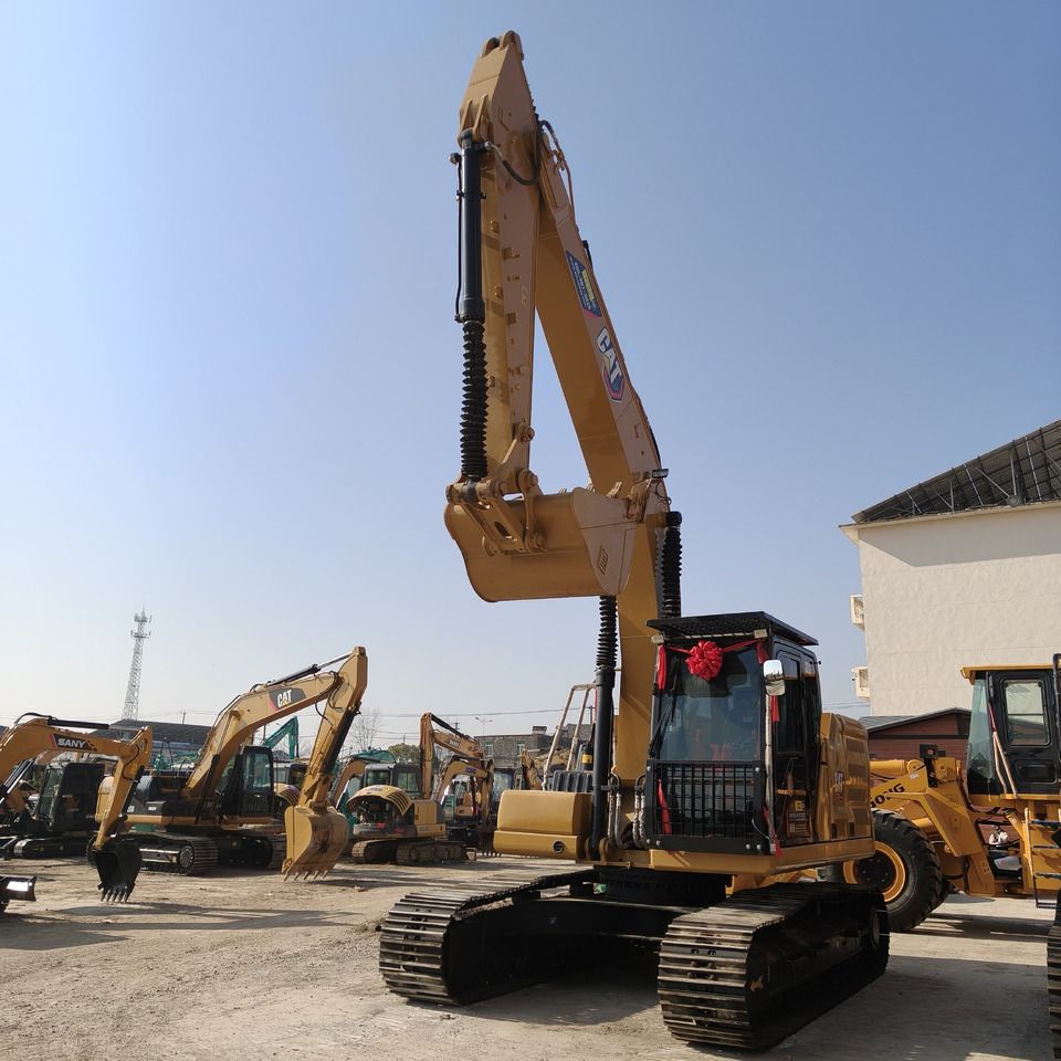 CAT 323GC - Гусеничный экскаватор: фото 2 CAT 323GC - Гусеничный экскаватор: фото 2