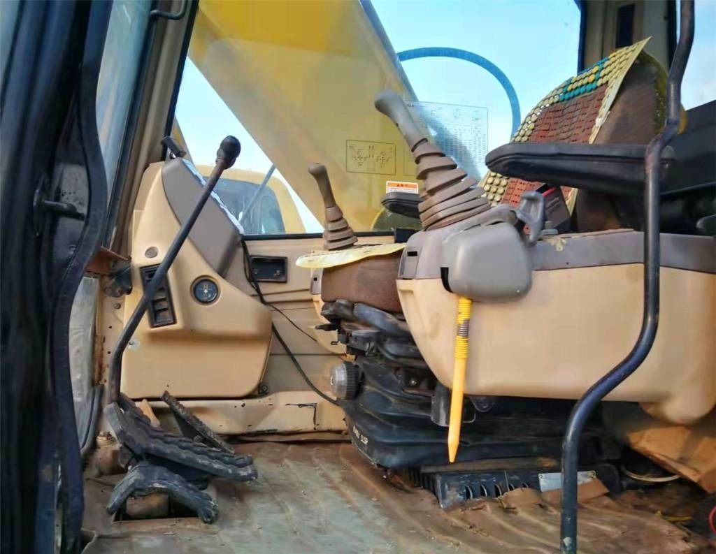 CAT 330BL - Гусеничный экскаватор: фото 5 CAT 330BL - Гусеничный экскаватор: фото 5