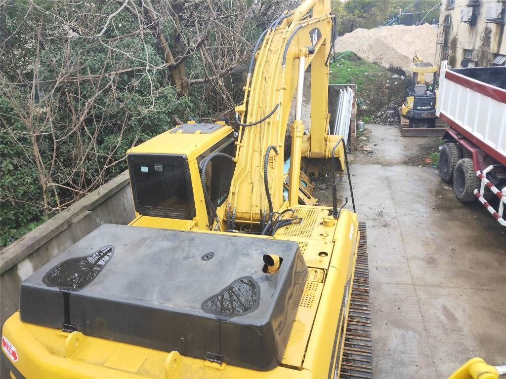 CAT 330BL - Гусеничный экскаватор: фото 5 CAT 330BL - Гусеничный экскаватор: фото 5