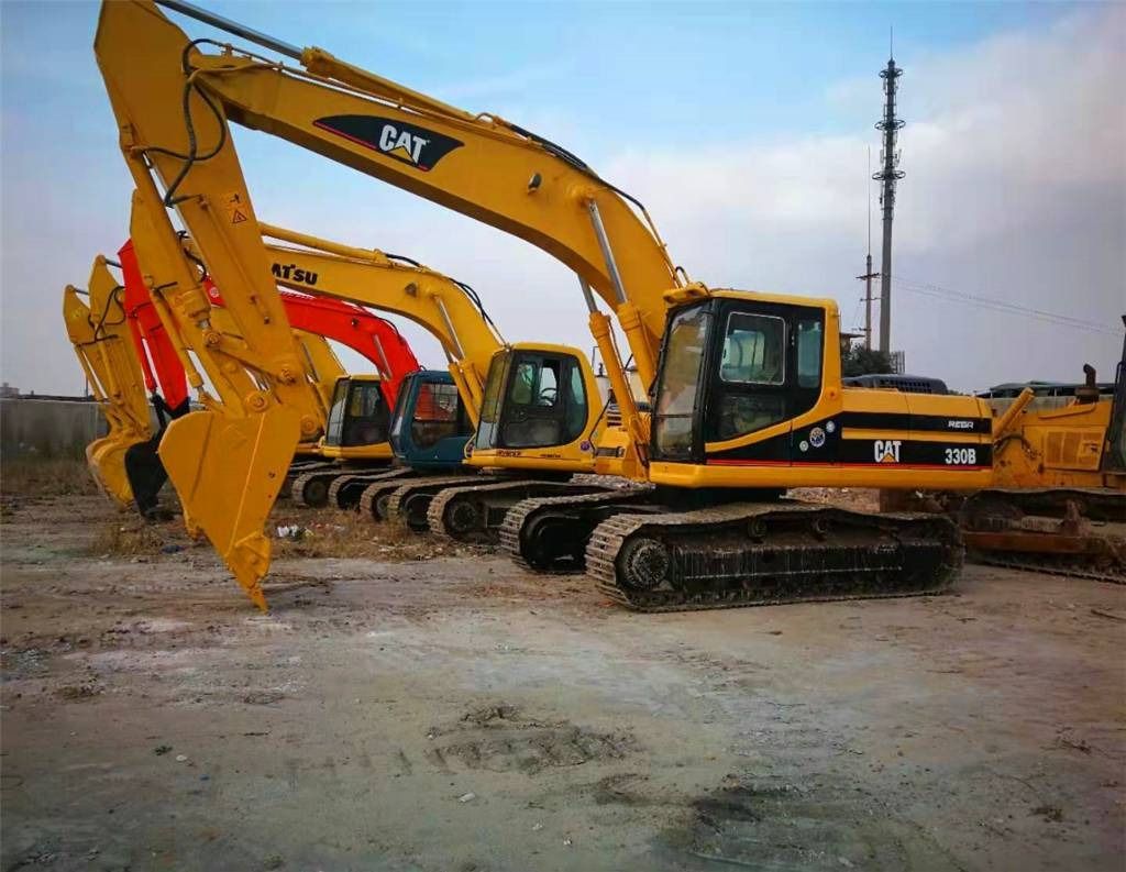 CAT 330BL - Гусеничный экскаватор: фото 1 CAT 330BL - Гусеничный экскаватор: фото 1