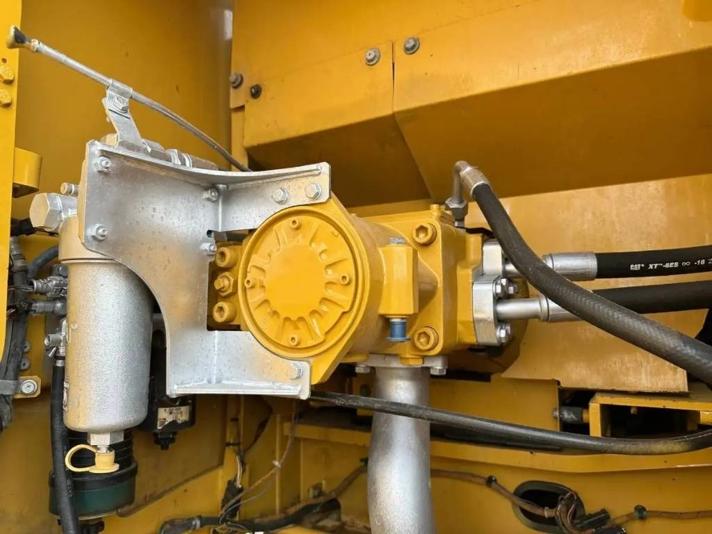 CAT 330GC - Гусеничный экскаватор: фото 3 CAT 330GC - Гусеничный экскаватор: фото 3